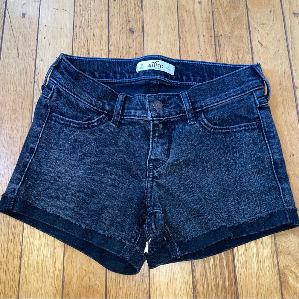 Holliste black cuffed shorts